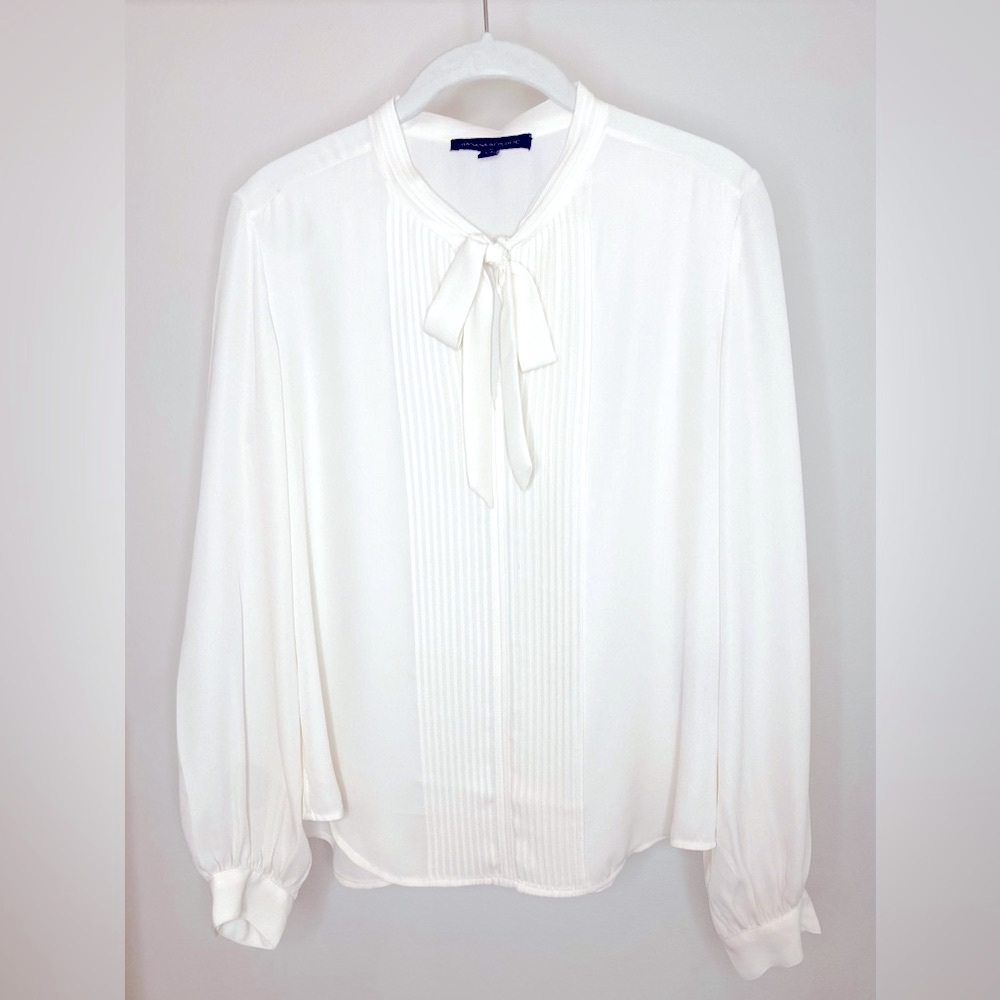 BANANA REPUBLIC - Tie-Neck Tuxedo Blouse